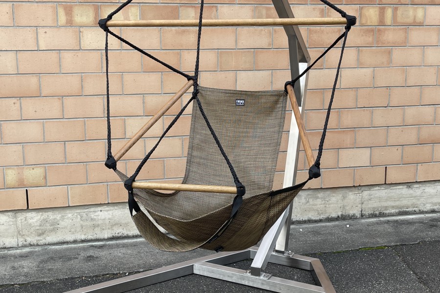 SkyChair Hngesessel mit Freistehendem Gestell aus Edelstahl. 